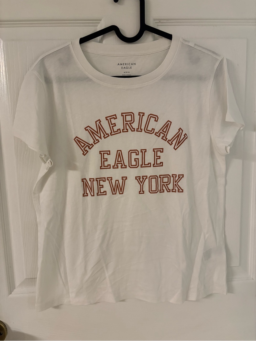 new American Eagle White Tee with brown Graphic
